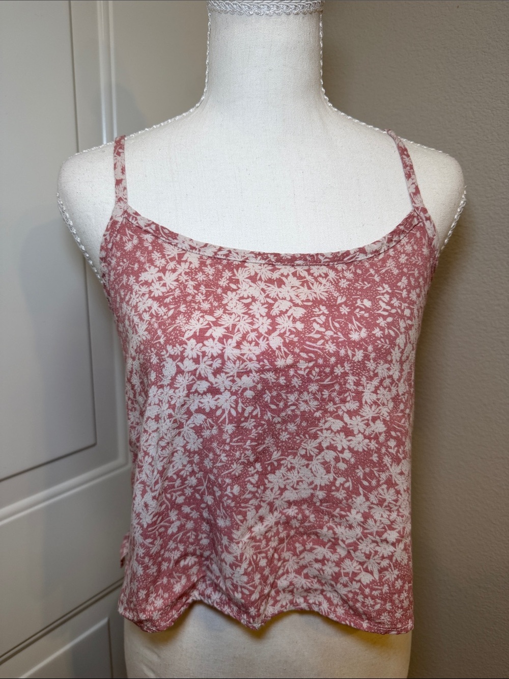 Women’s Dusty Rose Floral Crop Tank Top